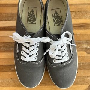 Vans Authentic Lo Pro 6W/4.5M in Pewter/White